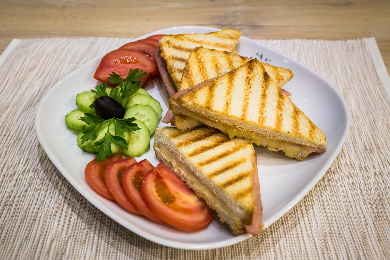 רוסה Family Hotel Anna מראה חיצוני תמונה